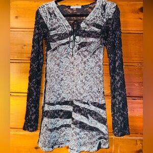 T-PARTY NWOT BLACK &  BLUE LACE TUNIC
